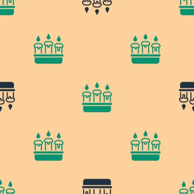 Mum simgesinde yeşil ve siyah yanan mum bej arka planda izole edilmiş pürüzsüz desen. Silindirik mum çubuğu ve yanan ateş. Vektör.