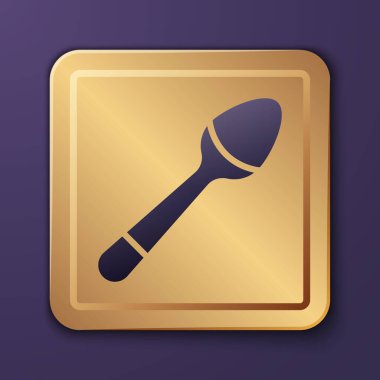 Mor çay kaşığı ikonu mor arkaplanda izole edilmiş. Mutfak aletleri. Çatal bıçak seti. Altın kare düğme. Vektör