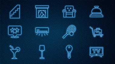 Akıllı TV, tramvay valizi, Kol koltuğu, klima, yıldız derecesi, merdiven, tenis raketi, top ve şömine ikonu. Vektör
