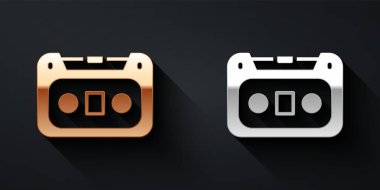 Siyah arkaplanda altın ve gümüş renkli Retro ses kaset ikonu izole edildi. Uzun gölge tarzı. Vektör