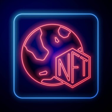 Siyah arkaplanda parlayan neon NFT dijital kripto resim simgesi izole edildi. Para iadesi olmayan jeton. Vektör