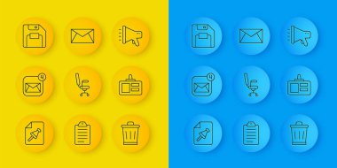 Not kağıdını basma tuşu, Zarf, ofis sandalyesi, çöp kutusu, kimlik kartı, disket, megafon ve e-posta ikonu ile ayarla. Vektör