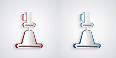 Kağıt kesiği Tacheometre, teodolit simgesi gri arkaplanda izole edilmiş. Jeolojik araştırma, ölçüm ve araştırma için mühendislik ekipmanları. Kağıt sanatı tarzı. Vektör