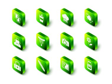 Kağıt bardağı suyla, şef şapkasıyla, balıkla, çiçekle, reçel kavanozuyla, fotoğraf makinesiyle, katlanmış haritayla ve Fransız ekmeği ikonuyla ayarla. Vektör