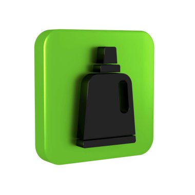 Çamaşır deterjanı, çamaşır suyu, bulaşık deterjanı ya da şeffaf arkaplanda izole edilmiş başka bir temizlik malzemesi için siyah plastik şişe. Yeşil kare düğmesi.