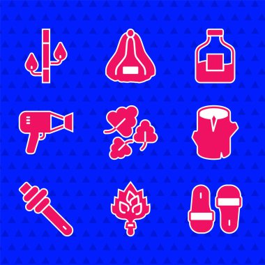 Meşe yaprağı, sauna süpürgesi, terlik, tahta kütük, ballı çubuk, saç kurutma makinesi, bir şişe votka ve bambu ikonu. Vektör