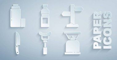 Sosisi çatala koyun, trafik levhası, bıçak, gaz ocağı, bir şişe su ve termos konteynır ikonu. Vektör