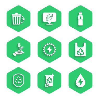 Güneş enerjisi panelini, geri dönüşüm kutusunu geri dönüşüm, su, plastik torba, kalkanın içindeki sembol, bitki eli, bir şişe su ve ikon ile ayarla. Vektör
