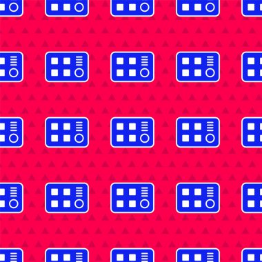 Mavi Drum makinesi simgesi kırmızı arkaplanda izole edilmiş kusursuz desen. Müzik aletleri. Vektör.