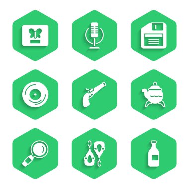 Klasik tabanca, küpeler, şarap şişesi, klasik çaydanlık, büyüteç, vinil disk, disket ve kelebek çerçeve simgesi. Vektör