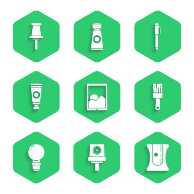 Grafik tableti ayarlayın, sprey başlık, kalem açacağı, boya fırçası, ampul, boya paletli tüp ve pin simgesini ittirebilir. Vektör