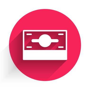 Beyaz Yığınlar kağıt para nakit ikonu uzun gölgeli arka plan izole. Para desteleri. Para birimi. Kırmızı daire düğmesi. Vektör.