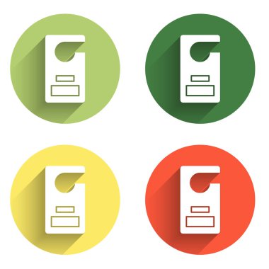 Lütfen uzun gölge arkaplan ile izole edilmiş simgeyi rahatsız etmeyin. Otel Kapısı Askısı Etiketleri. Renkli daire düğmesi. Vektör.