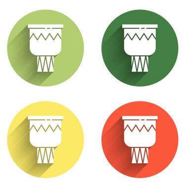 Davul simgesini uzun gölge arkaplanı ile izole et. Müzik işareti. Müzik aleti sembolü. Renkli daire düğmesi. Vektör.