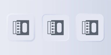 Gri Açık kibrit kutusu ve gri arkaplanda izole edilmiş kibrit kutusu. Kare düğmelere simgeleri yerleştir. Vektör.