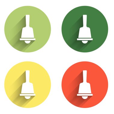 Mutlu Noeller zil simgesini uzun gölgeli izole edin. Alarm sembolü, servis zili, el zili işareti, uyarı. Renkli daire düğmesi. Vektör.