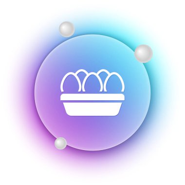 Beyaz arka planda izole edilmiş beyaz tavuk yumurtası. Mavi ve mor eğimli çember arkaplan. Vektör.