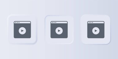 Gri arkaplanda Grey Online video oynatma simgesi izole edildi. Oyun işaretli film şeridi. Kare düğmelere simgeleri yerleştir. Vektör.