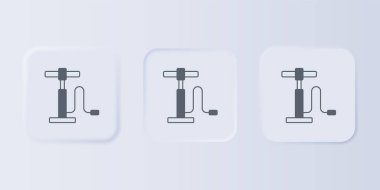 Gri arka planda gri araba hava pompası ikonu izole edildi. Kare düğmelere simgeleri yerleştir. Vektör.