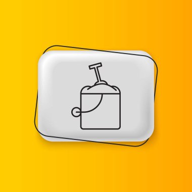 Sarı arka planda izole edilmiş kürek ikonu olan kovadaki siyah kum. Plastik çocuk oyuncağı. Yaz ikonu. Gümüş dikdörtgen düğme. Vektör.