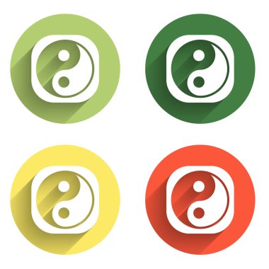 Yin Yang armoni ve denge simgesini uzun gölge arkaplan ile izole et. Renkli daire düğmesi. Vektör.