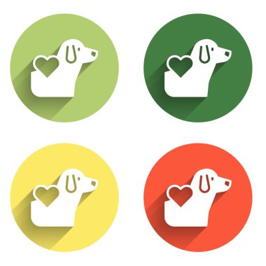 Uzun gölge arkaplan ile izole edilmiş köpek simgesi ile Kalp Ayarla. Yüreğindeki evcil hayvan pençesi. Hayvanlara sevgiler. Renkli daire düğmesi. Vektör.