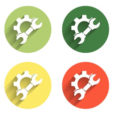 Anahtarı ve dişli simgesini uzun gölge arkaplanı ile izole et. Ayarlama, servis, ayar, bakım, onarım, onarım. Renkli daire düğmesi. Vektör.