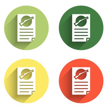 Ateşli Silahlar lisans simgesini uzun gölge arkaplanı ile izole et. Silah ruhsatı. Renkli daire düğmesi. Vektör.