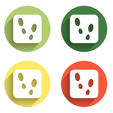 İnsan ayak izi ayakkabı simgesini uzun gölge arkaplanı ile izole et. Ayakkabı tabanı. Renkli daire düğmesi. Vektör.