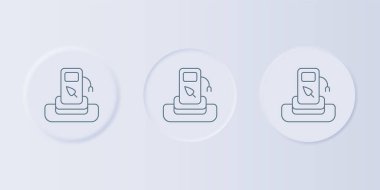 Gri arka planda gri petrol veya benzin istasyonu simgesi izole edildi. Araba yakıtı sembolü. Benzin pompası. Kare düğmelere simgeleri yerleştir. Vektör.