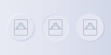 Gri arka planda gri elmas nişan yüzüğü var. Kare düğmelere simgeleri yerleştir. Vektör.