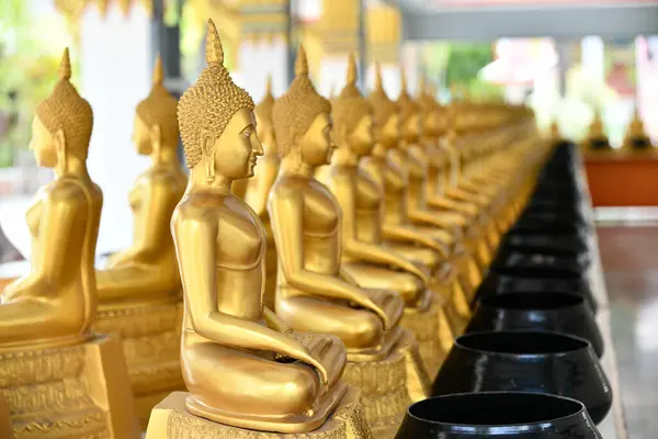 Gold Buddha Statues Temple Close — Stock Photo, Image