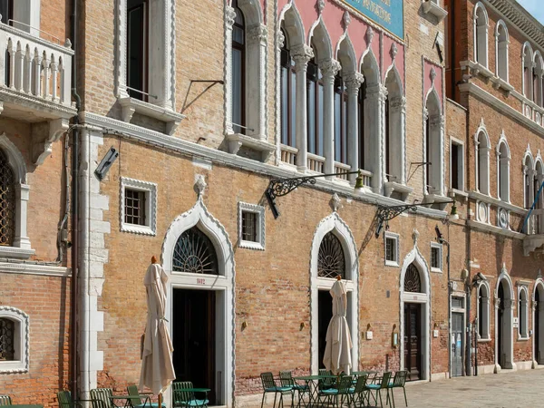 Häuser Und Straßen Historischen Teil Venedigs lizenzfreie Stockbilder