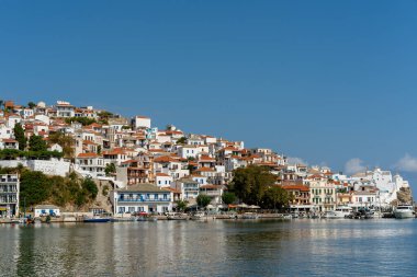 Güneşli bir yaz gününde, Yunanistan 'da