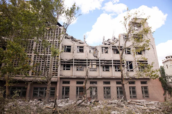 Förstört Fabriksbyggnad Konsekvenser Kriget Rysslands Krig Mot Ukraina Stockbild