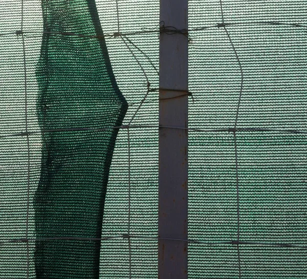金属丝围栏和合成纤维 工业背景 — 图库照片