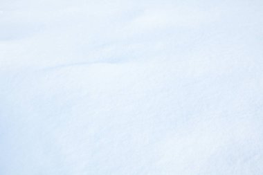 Beyaz kar yüzeyi. Taze temiz beyaz kar. Kış arkaplanı.