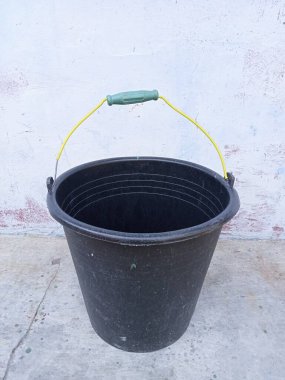 Ember plastik. Saplı plastik kova.