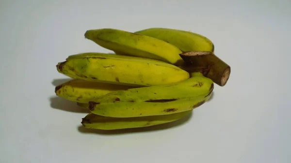 Банан Ізольований Білий Популярний Фрукт Який Легко Їсти Видаляючи Його — стокове фото