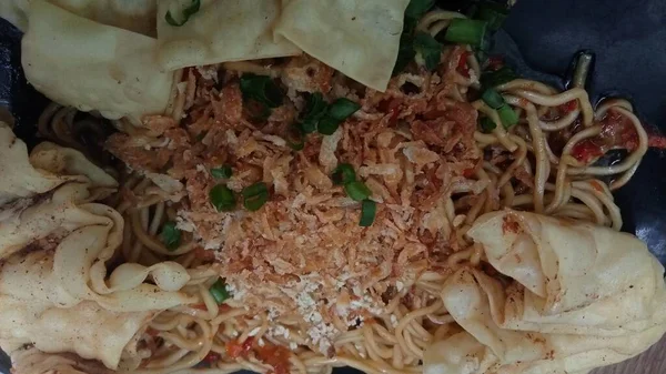 Mie Ayam Pangsit Noodles Κοτόπουλο Ζυμαρικά Και Λαχανικά Chopsticks Μαύρο — Φωτογραφία Αρχείου