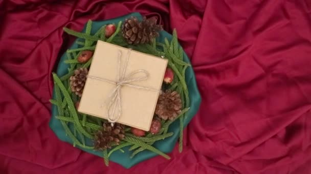 Christmas Background 360 Degree Rotation Fir Leaves Dried Pine Gift — Stock Video