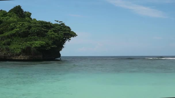 Vista Panorâmica Praia Teluk Asmara Malang Indonésia Falésias Rochas Beira — Vídeo de Stock