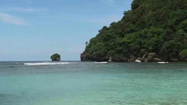 Вид Пляж Телук Асмэра Индоне Маланг Скалы Скалы Море Красивыми — стоковое видео