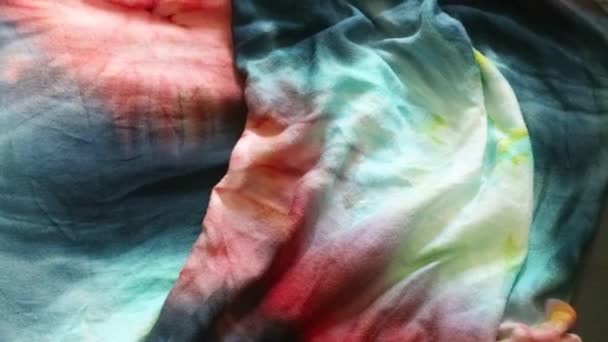 Abstraktní Barevné Tkaniny Tažené Strany Kopírovací Prostor Umělecké Pozadí — Stock video