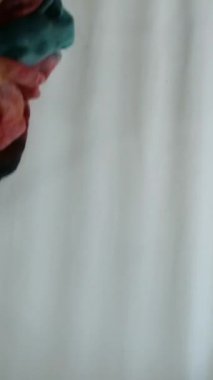 soyut renkli kumaş kenara çekilmiş, kopyalama alanı, sanat olayı arkaplanı