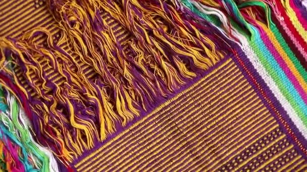 Fond Tissu Ethnique Multicolore Texturé Filant Textile Tissé Main Avec — Video