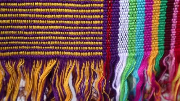 Tissé Main Avec Motif Unique Provenance Indonésie Tissu Ethnique Multicolore — Video