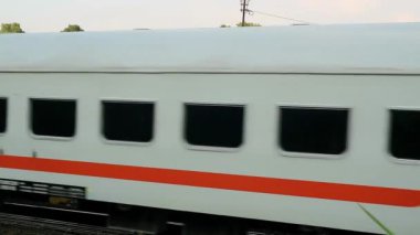 Kotabaru tren istasyonu, Malang, Doğu Java, Endonezya 'ya gitmek için hazır.