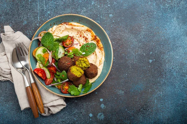 Mellanösterns Arabiska Måltid Med Stekt Falafel Hummus Grönsakssallad Med Färsk — Stockfoto