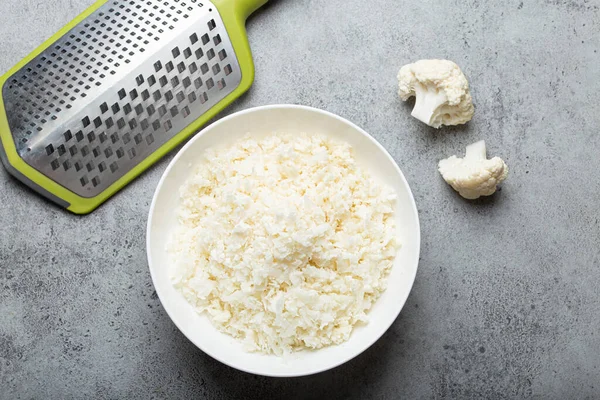 Raw Cauliflower Rice Couscous White Bowl Grater Healthy Low Carbohydrates — Stock Photo, Image